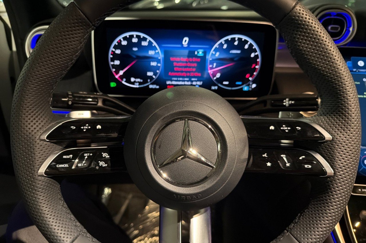 New 2026 Polar White Mercedes-Benz GLC 300 4MATIC® Coupe image 23