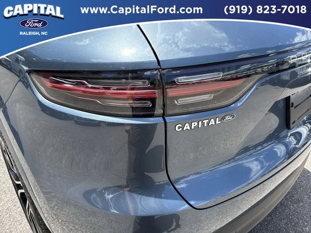 Used 2019  Porsche Base image 15