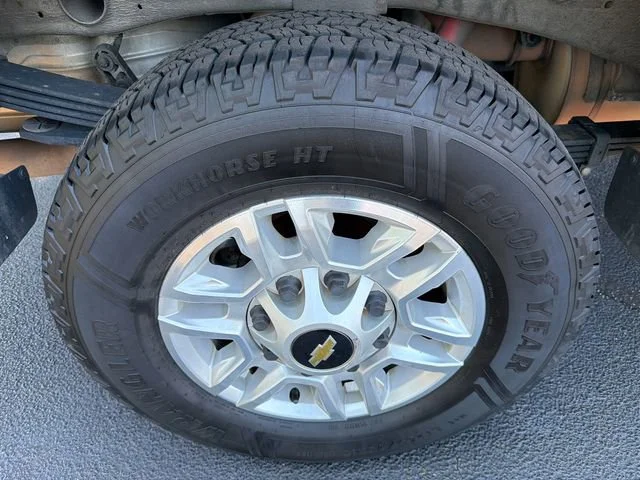 Used 2022 Summit White Chevrolet WT image 17