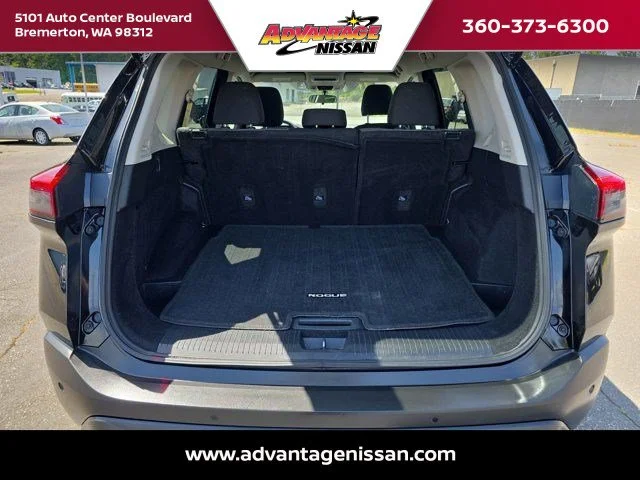 Used 2021 Super Black Nissan S image 5