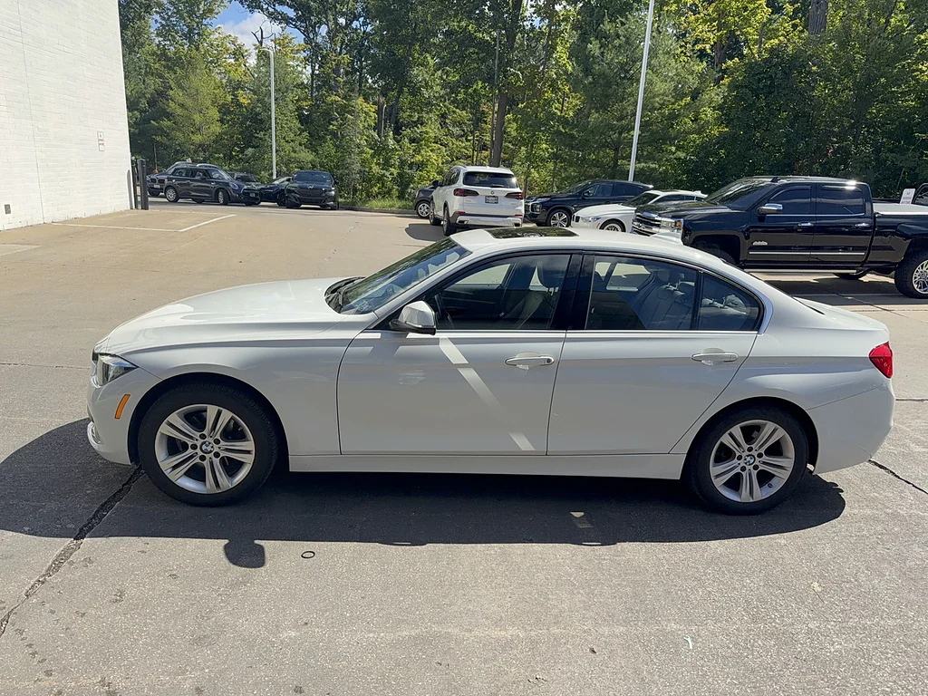 Used 2017 WHITE BMW 330i xDrive image 2