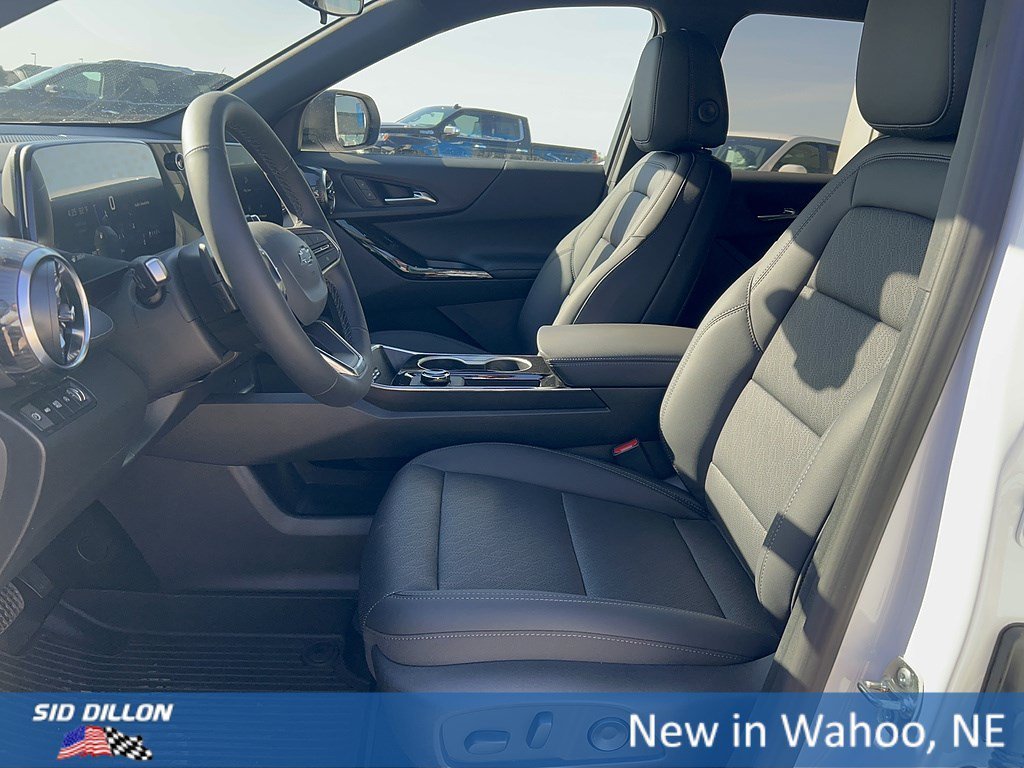 New 2027 Summit White Chevrolet LT image 9