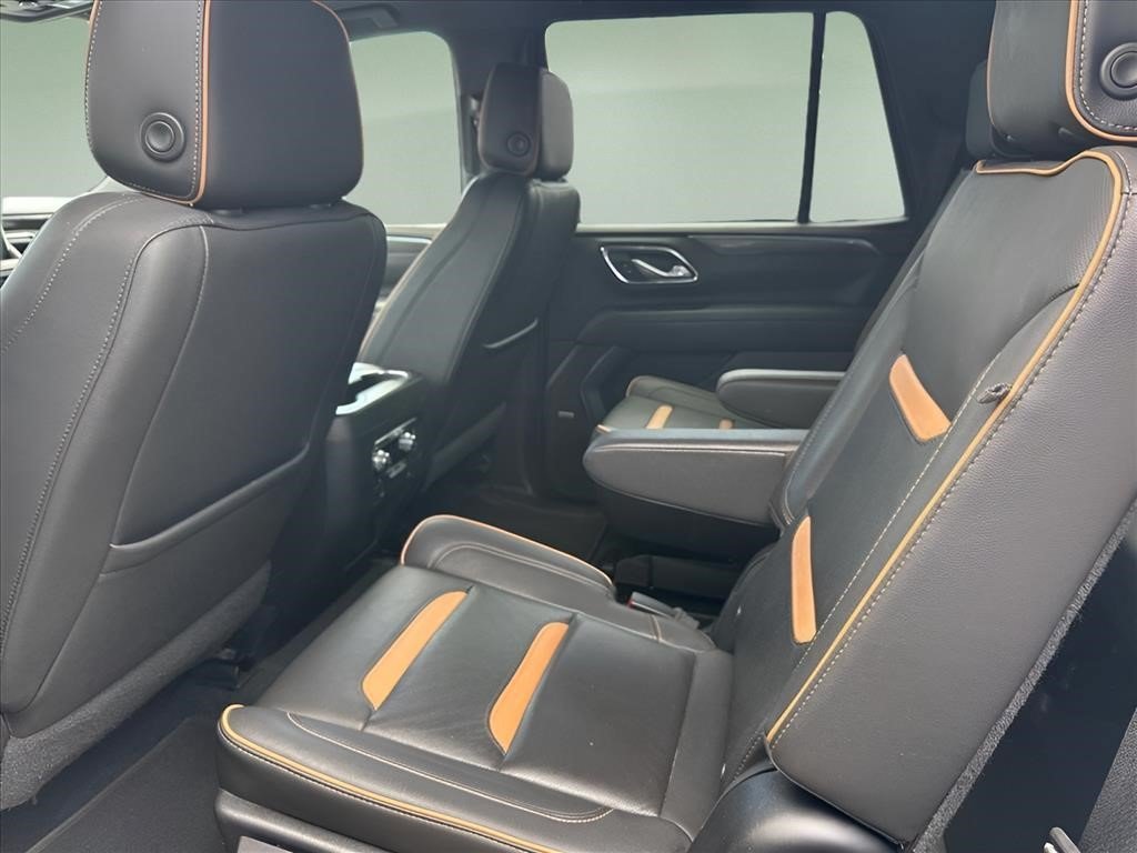 Used 2022 White Frost Tricoat GMC AT4 image 13