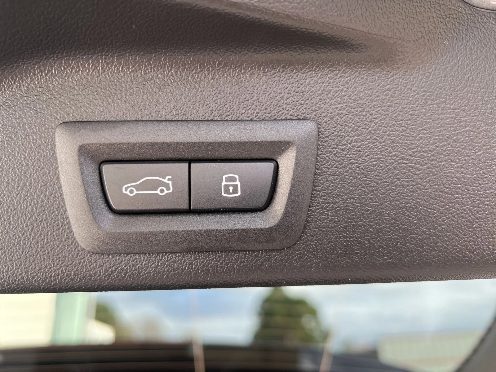 New 2026 Skyscraper Grey Metallic BMW xDrive40i image 11
