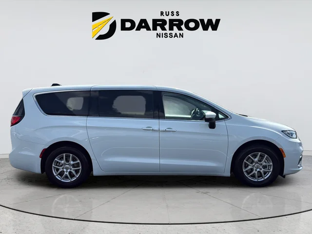 Used 2023 White Chrysler Touring L image 6