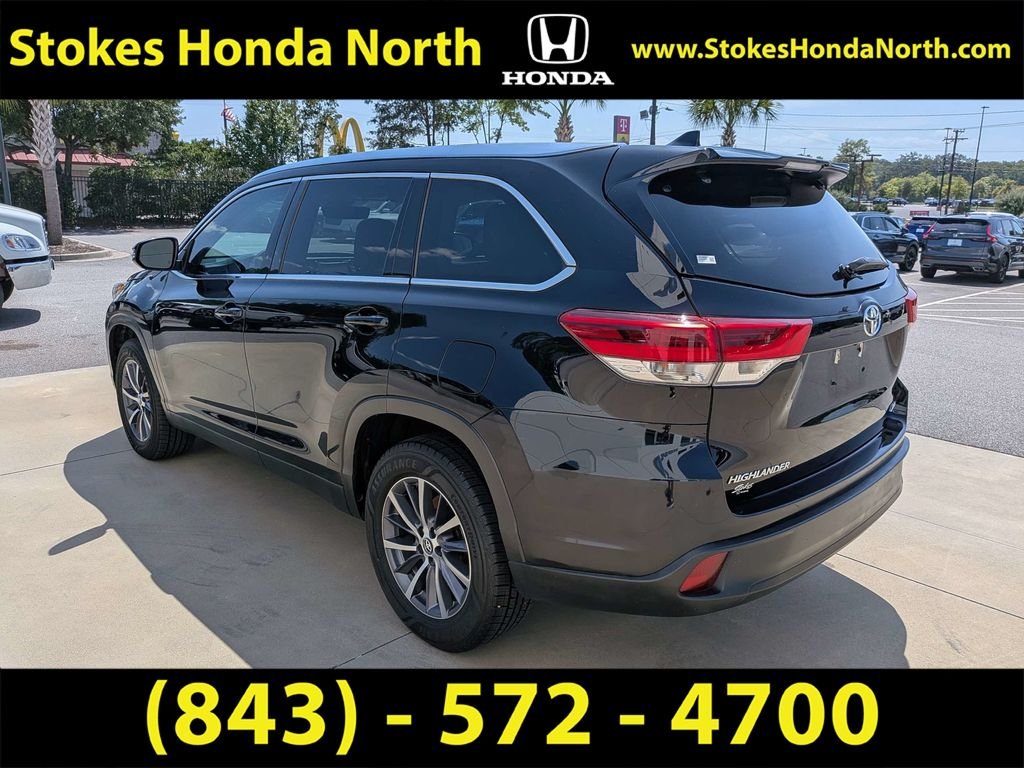 Used 2019 Black Toyota XLE image 4