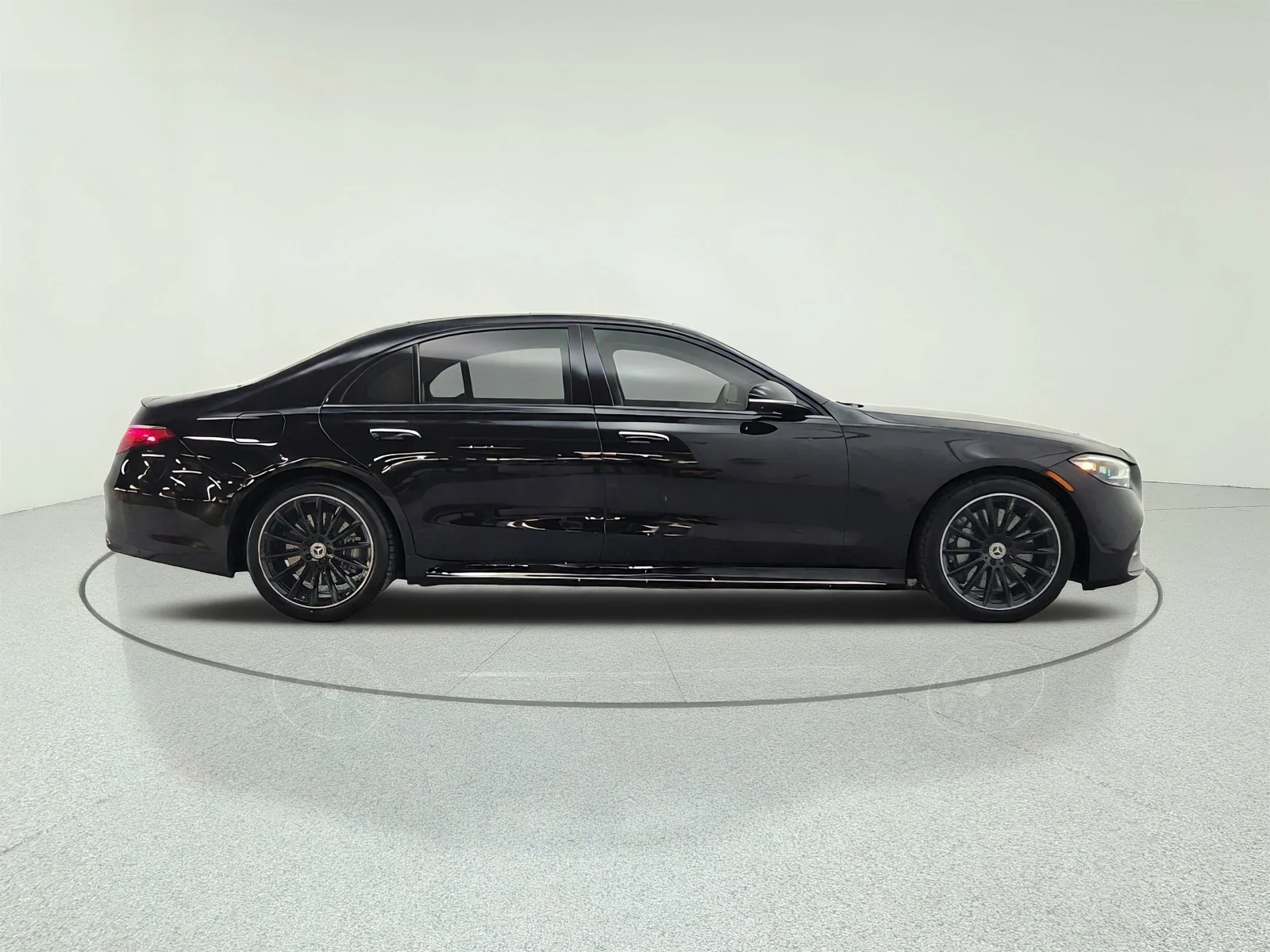 Used 2023 Black Mercedes-Benz S 500 4MATIC® Sedan image 4