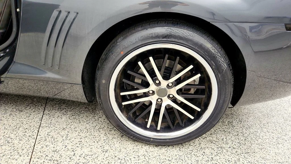 Used 2011 Cyber Gray Metallic Chevrolet 2LT Coupe w/ RS Package, Silver Stripes & Remote Start image 9