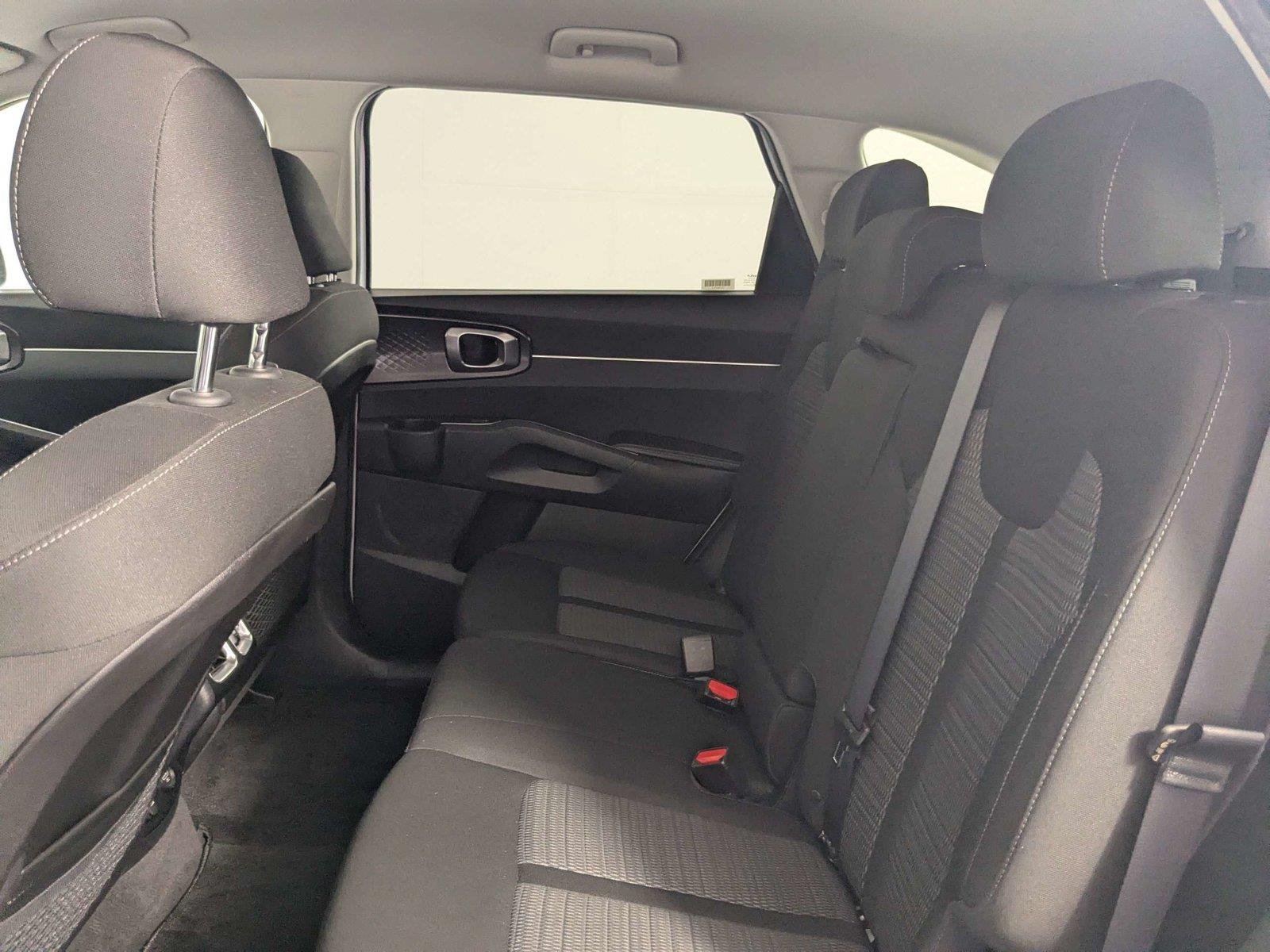 Used 2023 Glacial White Pearl Kia LX image 31