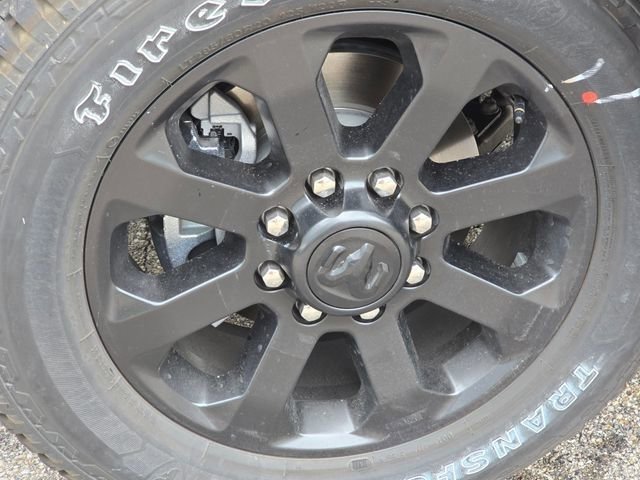 New 2026 Diamond Black Crystal Pearl-Coat Exterior Paint RAM Laramie image 33