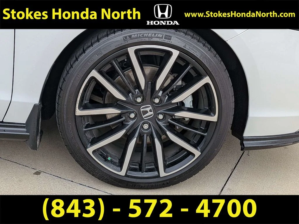 Used 2023 White Honda Touring image 13