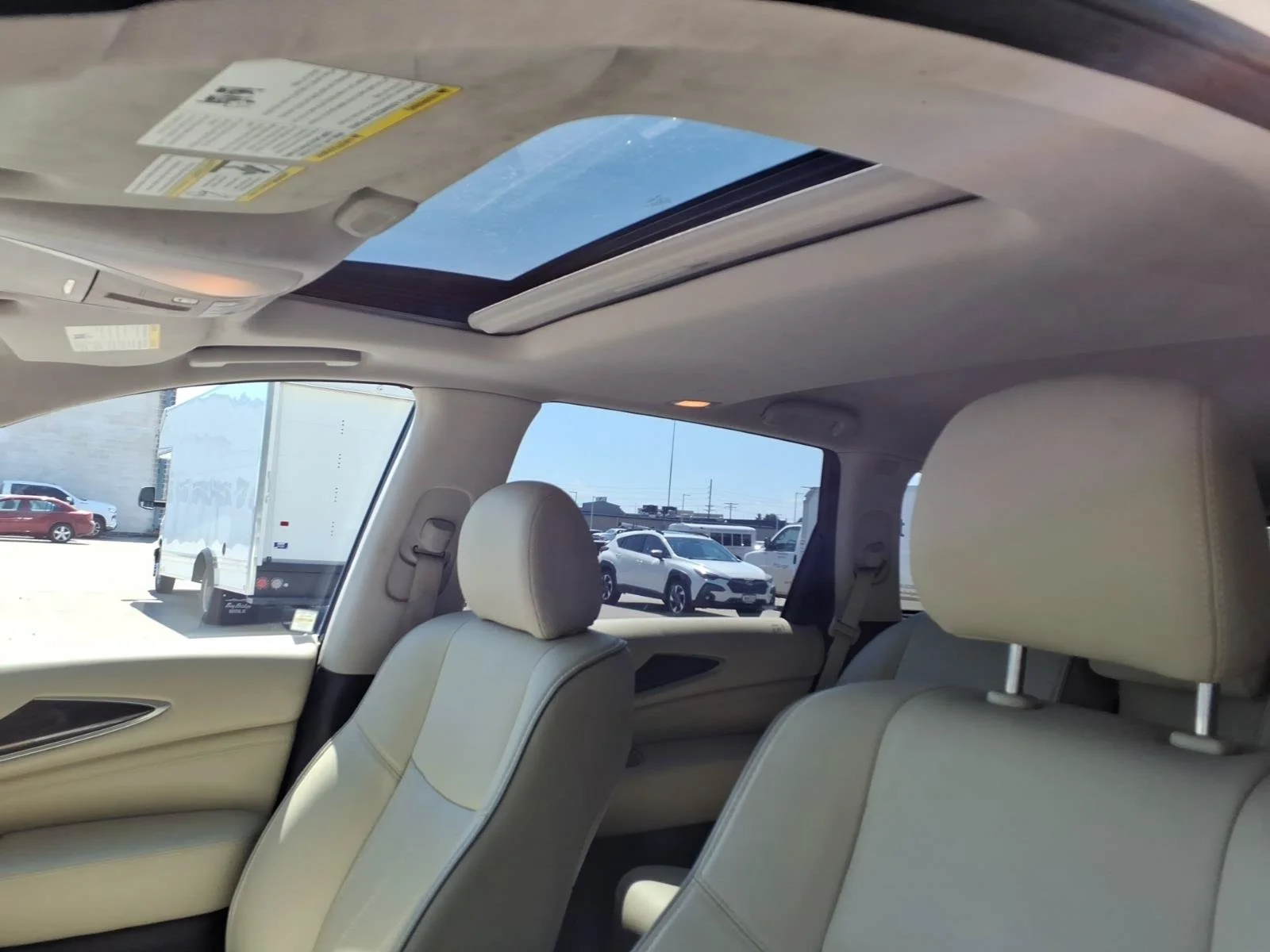 Used 2019 Majestic White INFINITI LUXE image 27