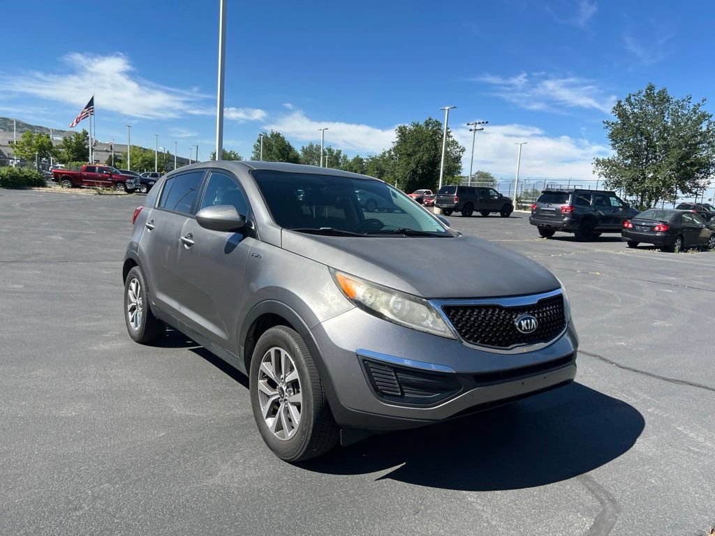 Used 2016 Mineral Silver Kia LX image 2