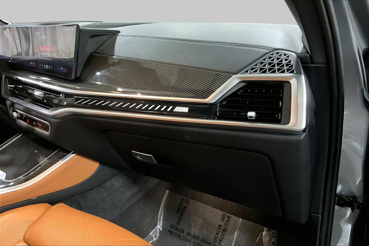 Used 2025 Skyscraper Grey Metallic BMW M60i image 34