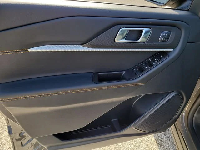 New 2027 Gray Ford Tremor image 18