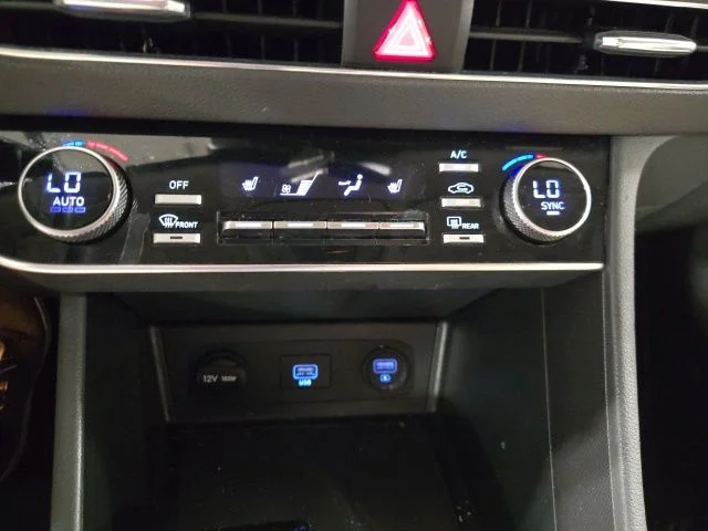 Used 2021 Black Hyundai SEL image 15