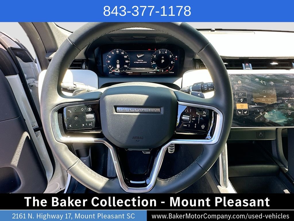 Used 2024 White Land Rover SE image 11