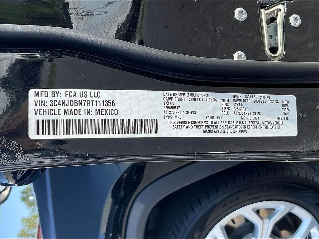 Used 2024 Black Jeep Latitude image 19