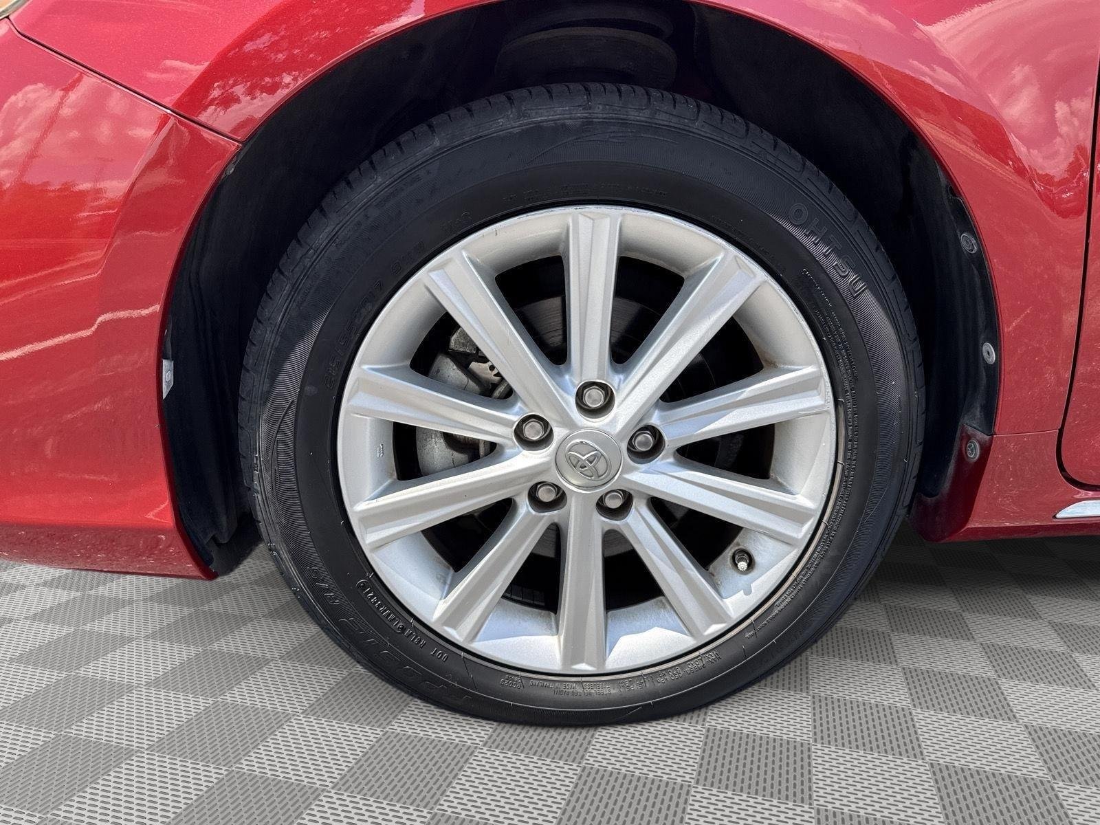 Used 2014 Barcelona Red Metallic Toyota XLE image 7