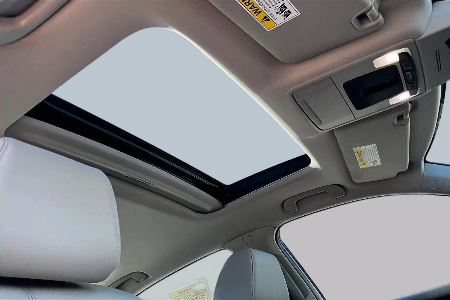 Used 2024 Meteorite Gray Metallic Honda Touring image 14