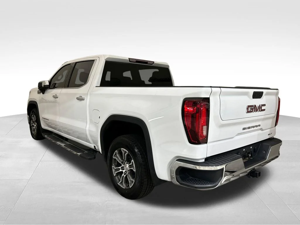 Used 2025 Summit White GMC SLT image 3