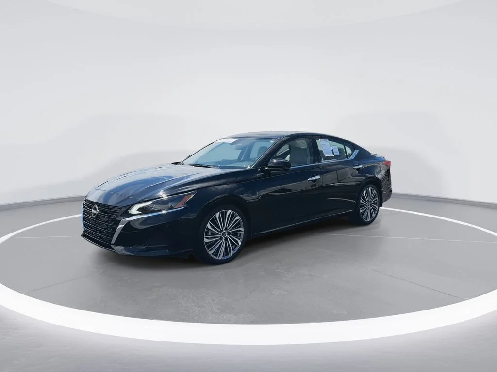 Used 2024 Black Nissan 2.5 SL image 4