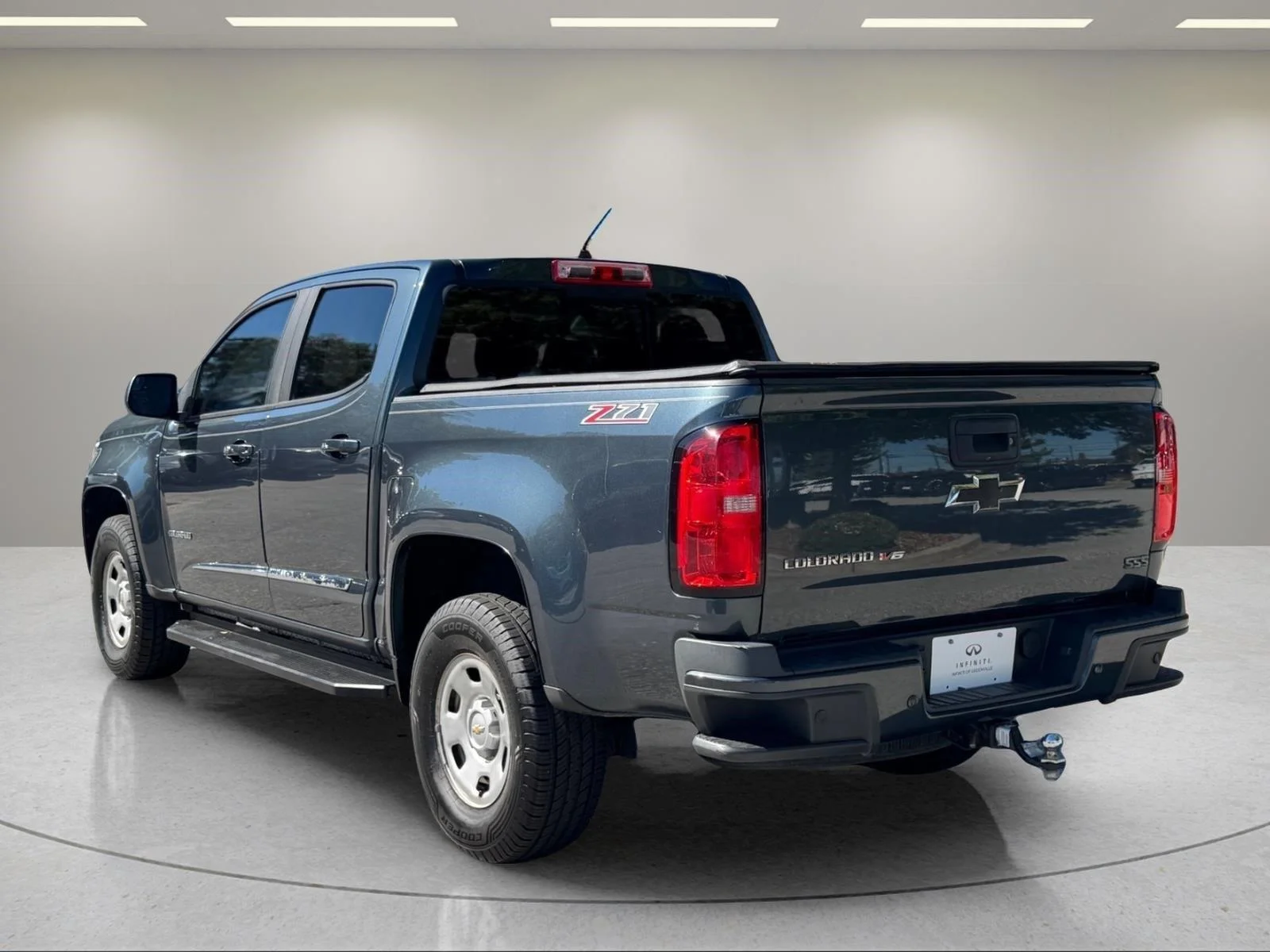 Used 2020 Shadow Gray Metallic Chevrolet 2WD Z71 image 3
