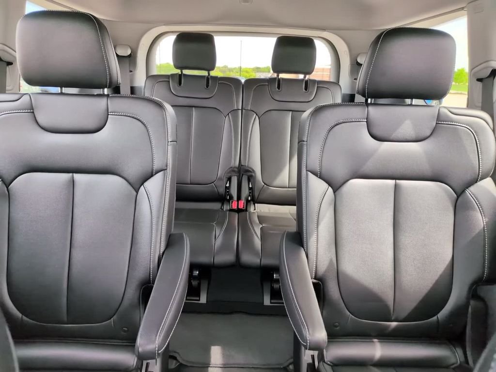 Used 2023 White Jeep Limited image 29