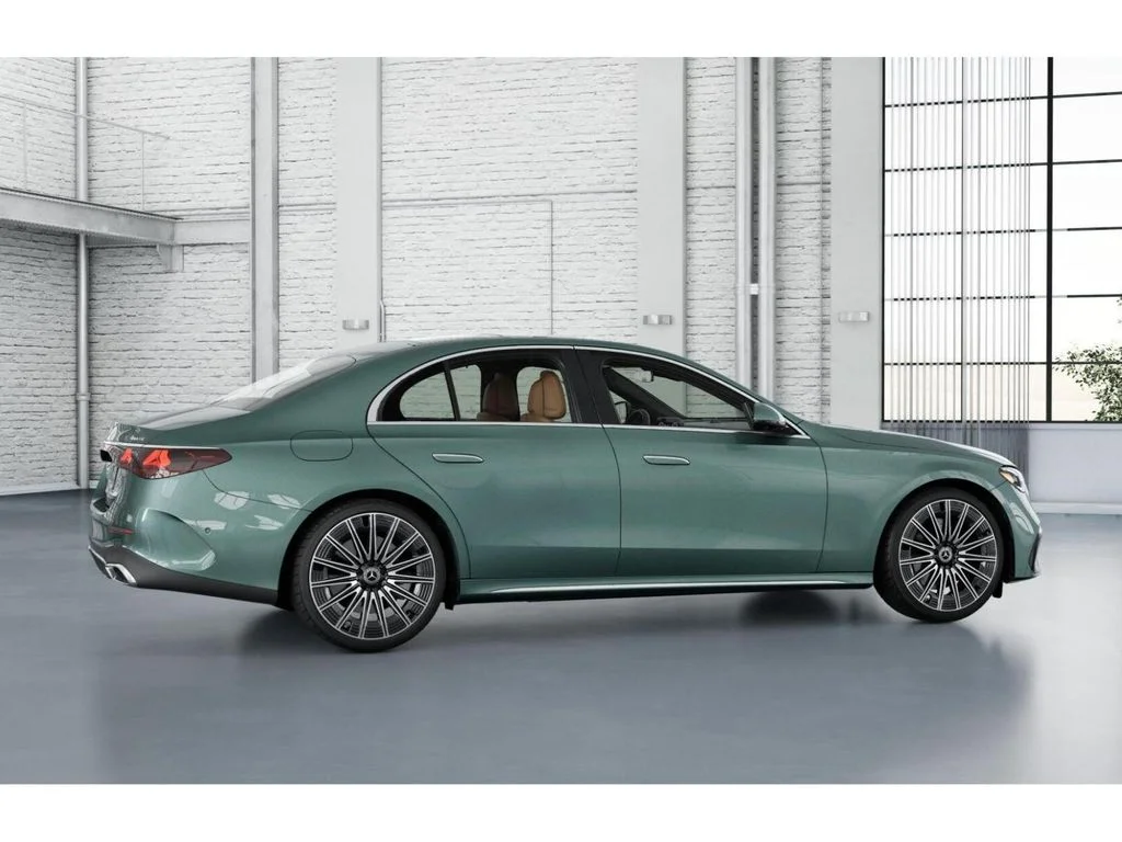 2026 Mercedes-Benz E-Class E450 - Photo 17