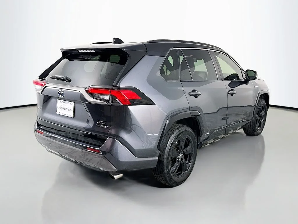 Used 2019 Magnetic Gray Metallic Toyota XSE image 9