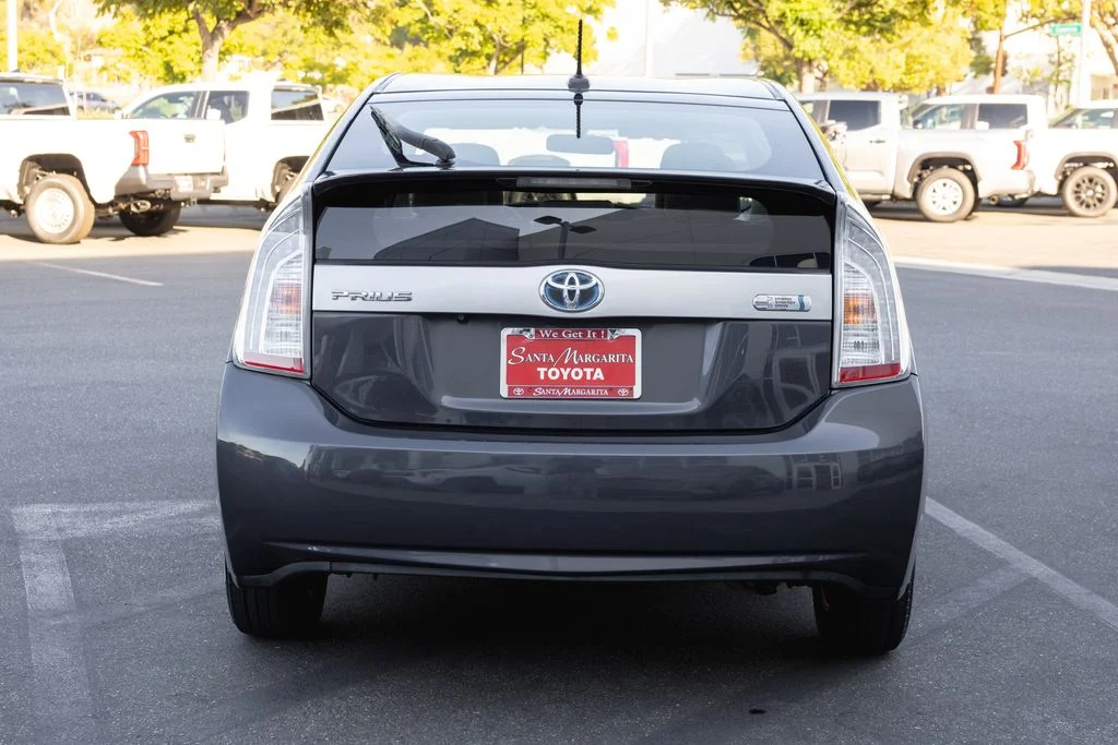 Used 2012 Winter Gray Metallic Toyota Base image 6