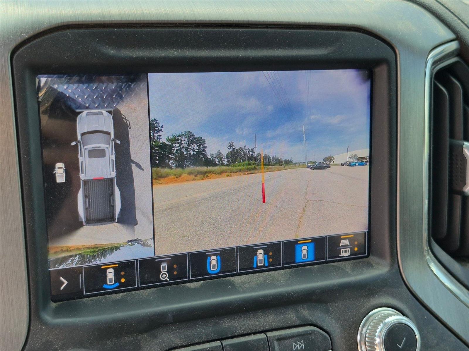 Used 2021 White Frost Tricoat GMC Denali image 12