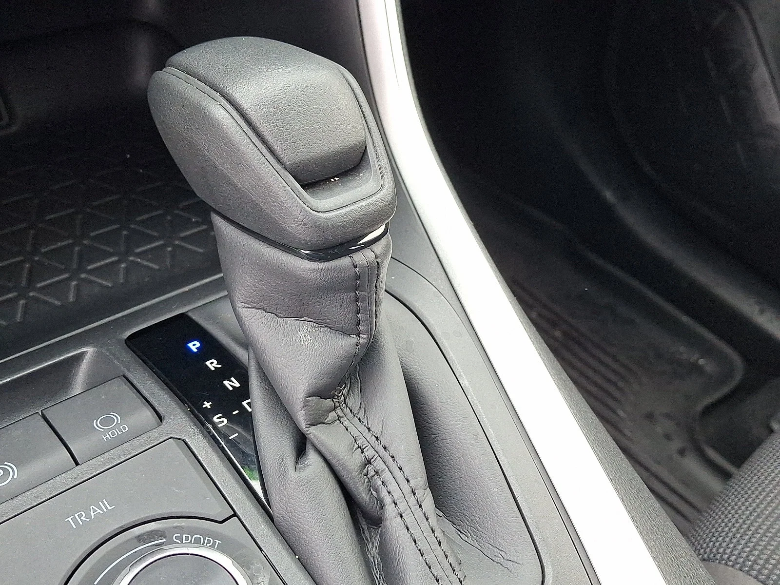 Used 2025 Silver Sky Metallic - 1D6 Toyota Hybrid LE image 15