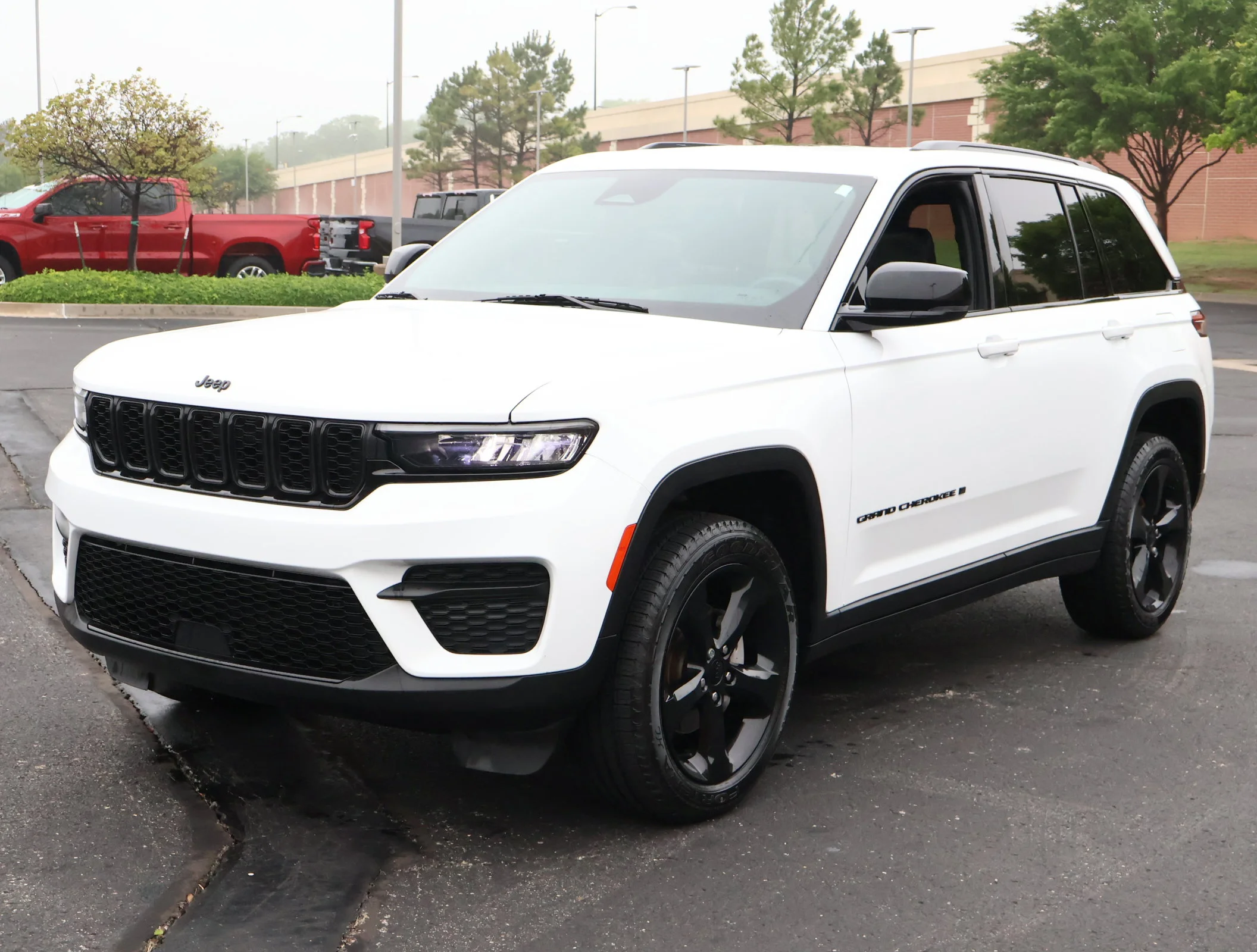Used 2023 Bright White Cl Jeep Altitude X image 31