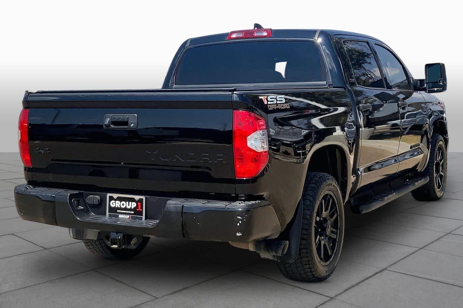Used 2021 Midnight Black Metallic Toyota SR5 image 13