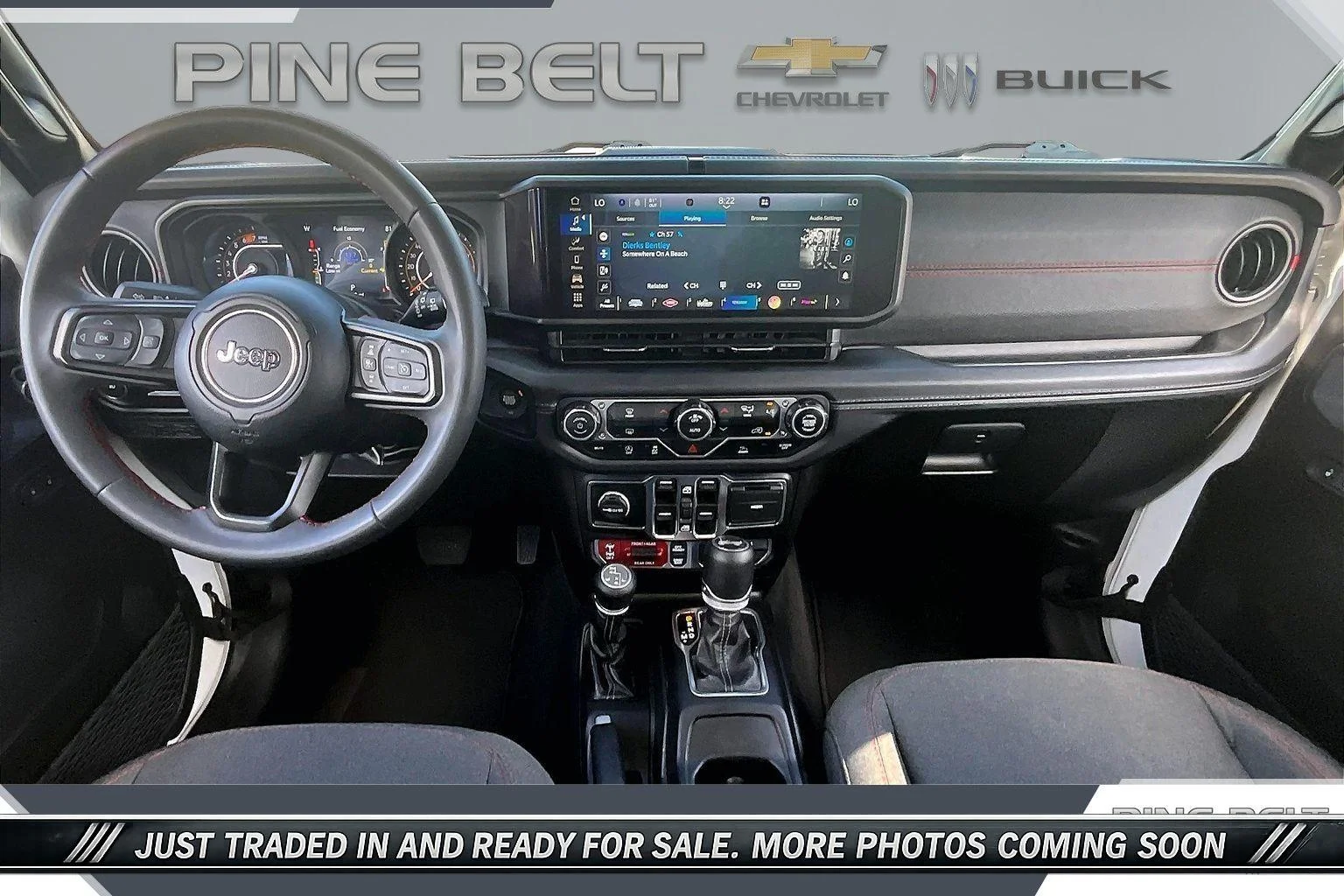 Used 2025 White Jeep 4-Door Rubicon 4x4 image 13