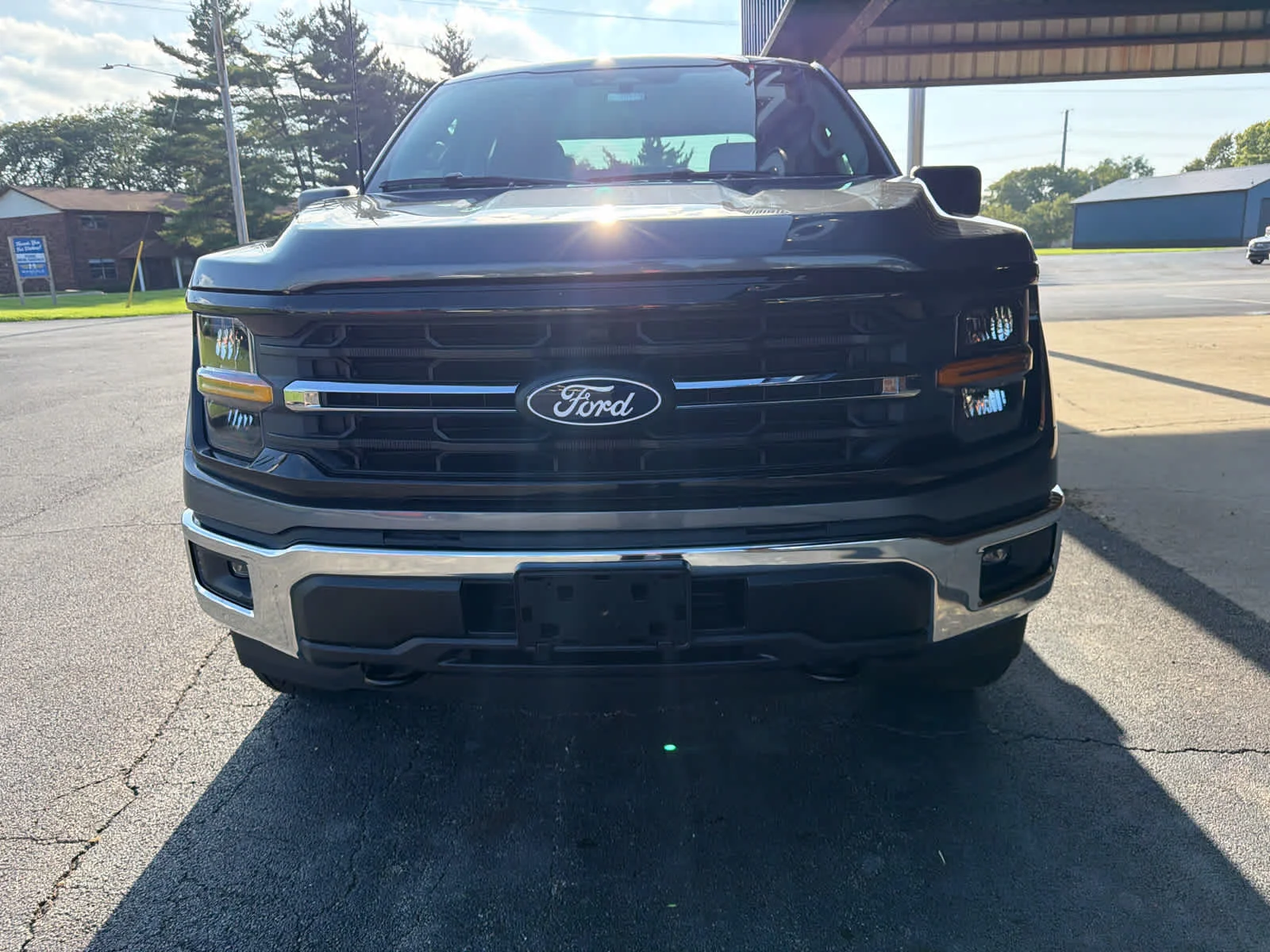 New 2026 Carbonized Gray Metallic Ford XLT image 2