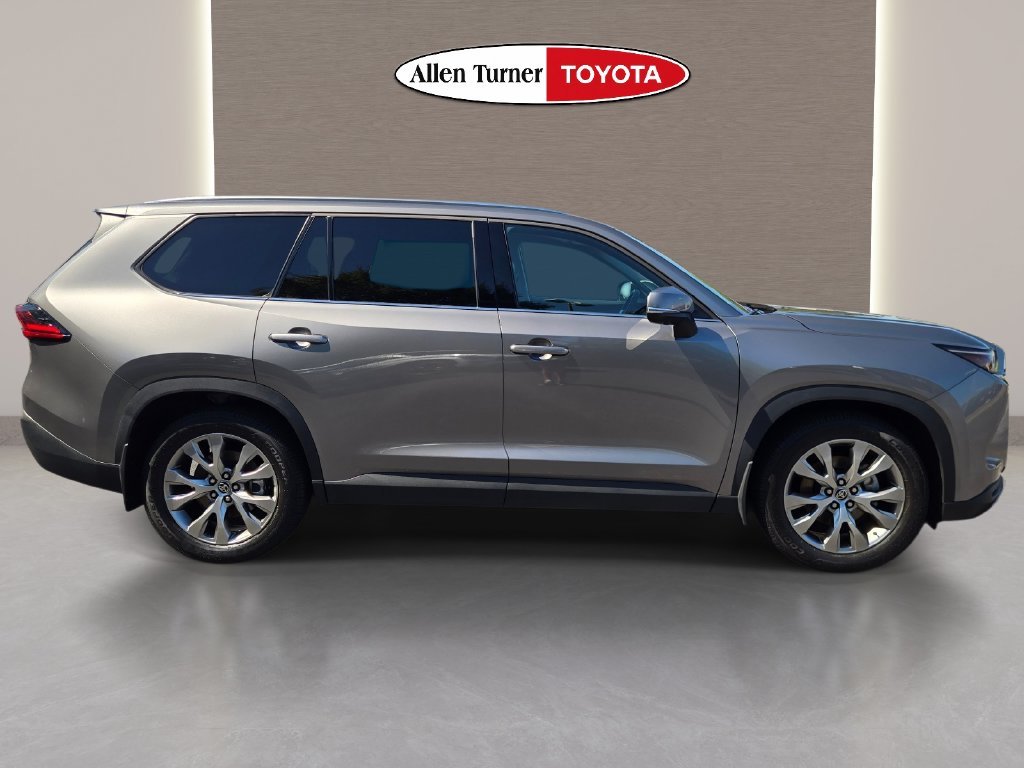 Used 2025  Toyota Limited image 6