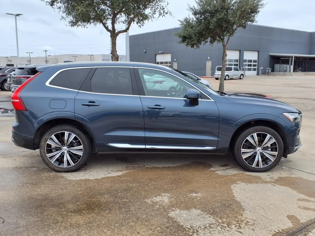 2023 Volvo XC60 Plus - Photo 17