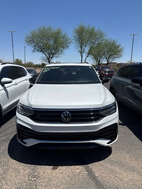 Used 2023 Opal White Pearl Volkswagen SE R-Line Black image 2
