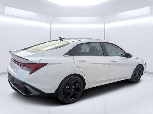 New 2026 White Hyundai SEL Sport image 3