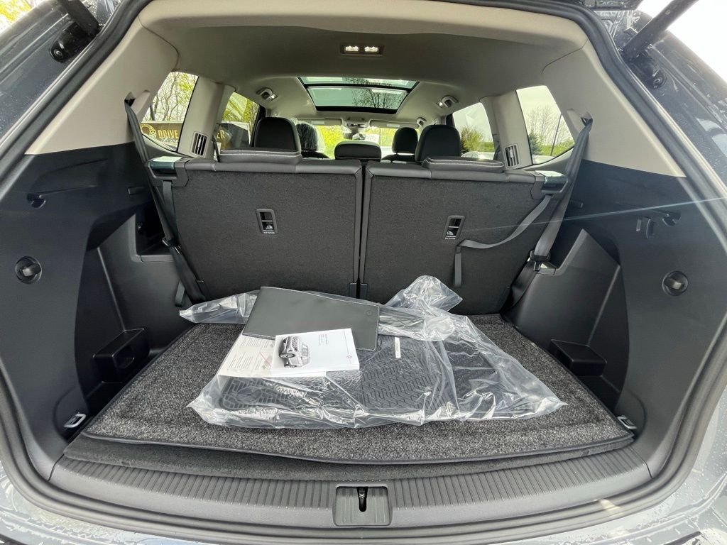 New 2026 Gray Volkswagen 2.0T SE w/Technology image 27