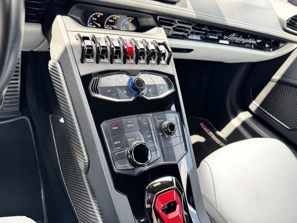 Used 2018 Silver Lamborghini LP580-2S image 21