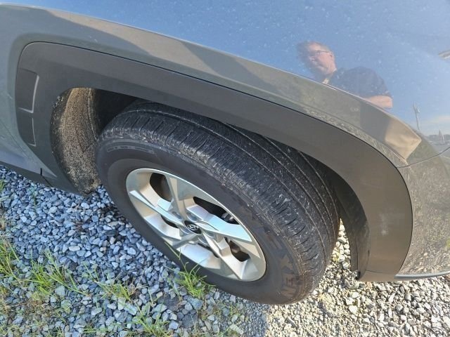 Used 2024 Gray Hyundai SEL image 3