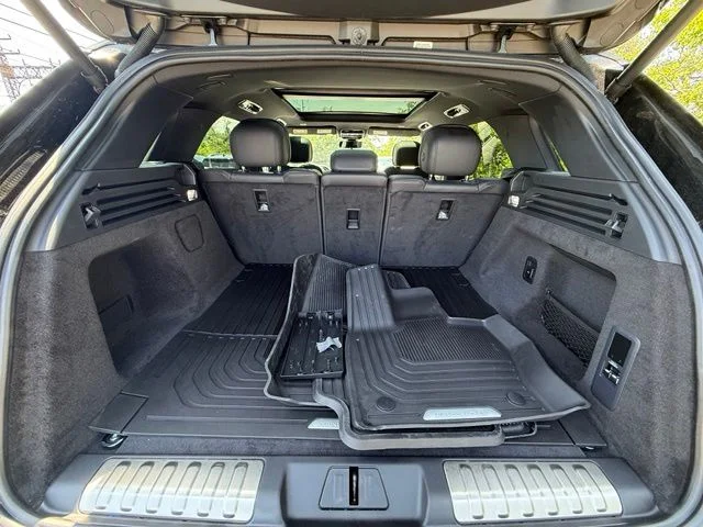 Certified Used 2025 Black Land Rover Dynamic SE image 33