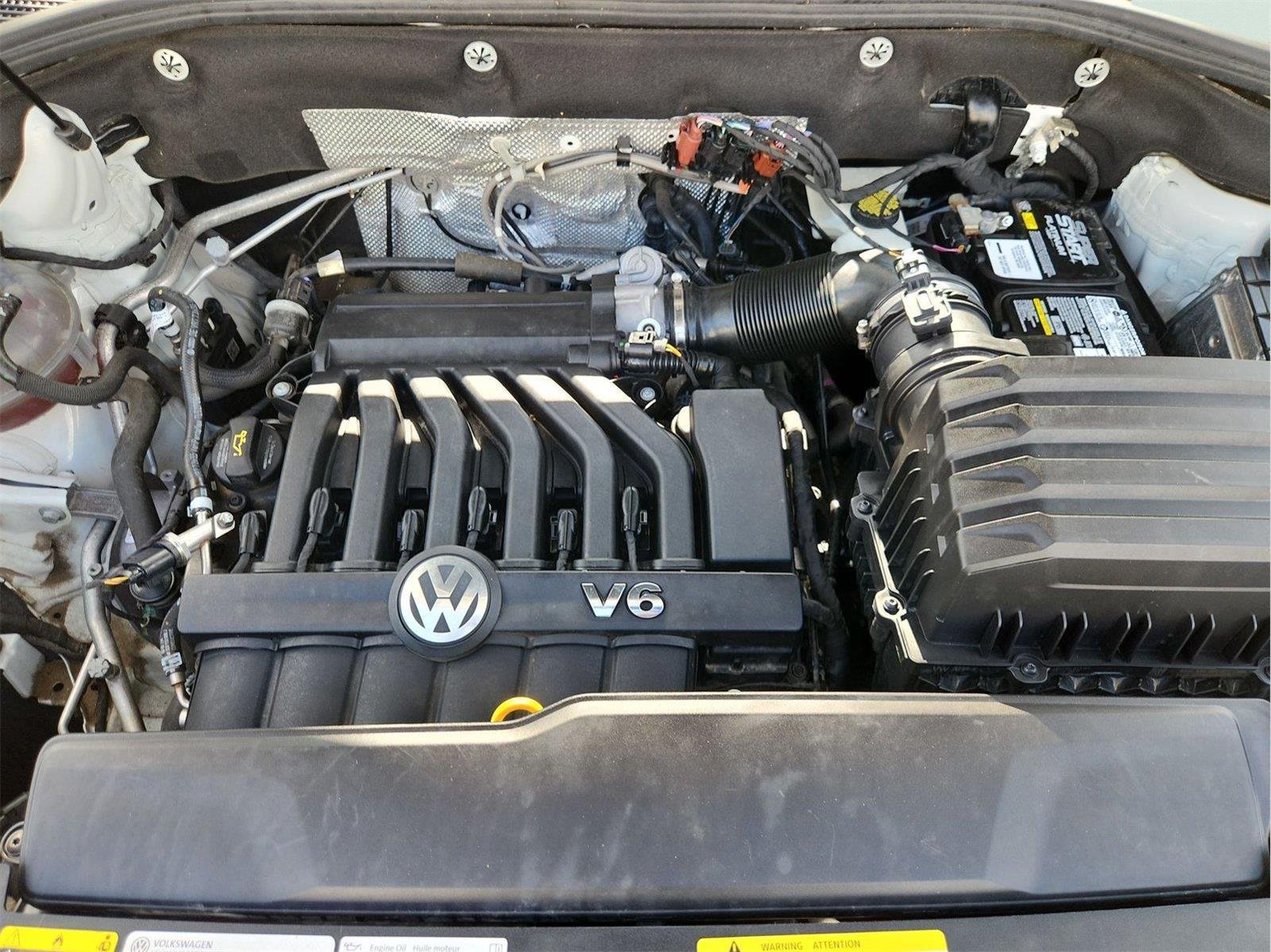 2021 Volkswagen Atlas Cross Sport 3.6L V6 SE w/Technology R-Line White at AutoNation USA Katy