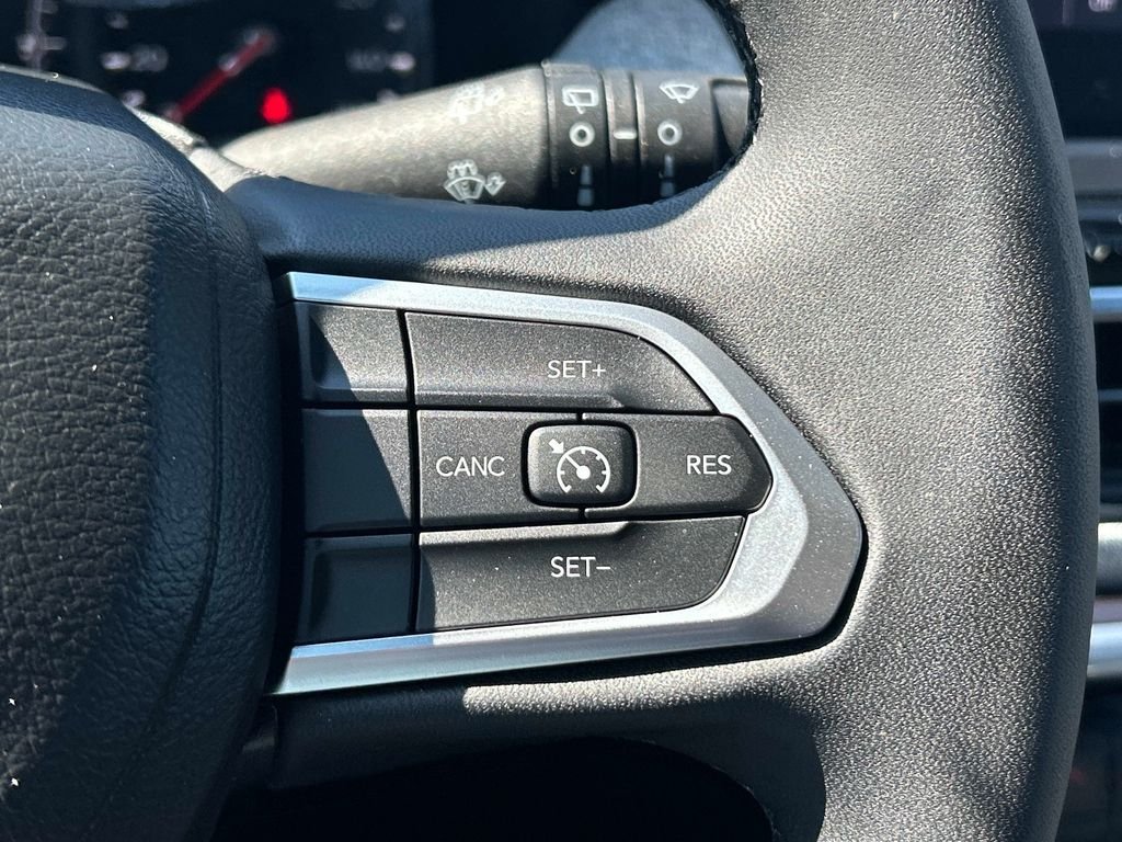 Used 2023 Gray Jeep Latitude image 22