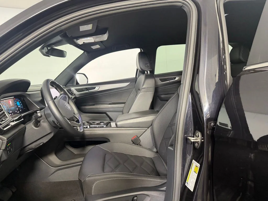 2025 Volkswagen Atlas Cross Sport SE w/Tech - Photo 20