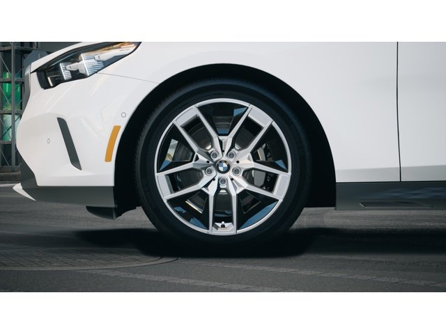 New 2027 Alpine White BMW  image 7