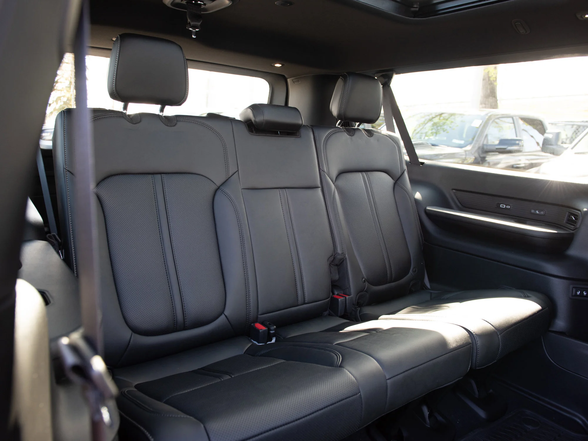 New 2026 Black Jeep Limited Reserve* image 29